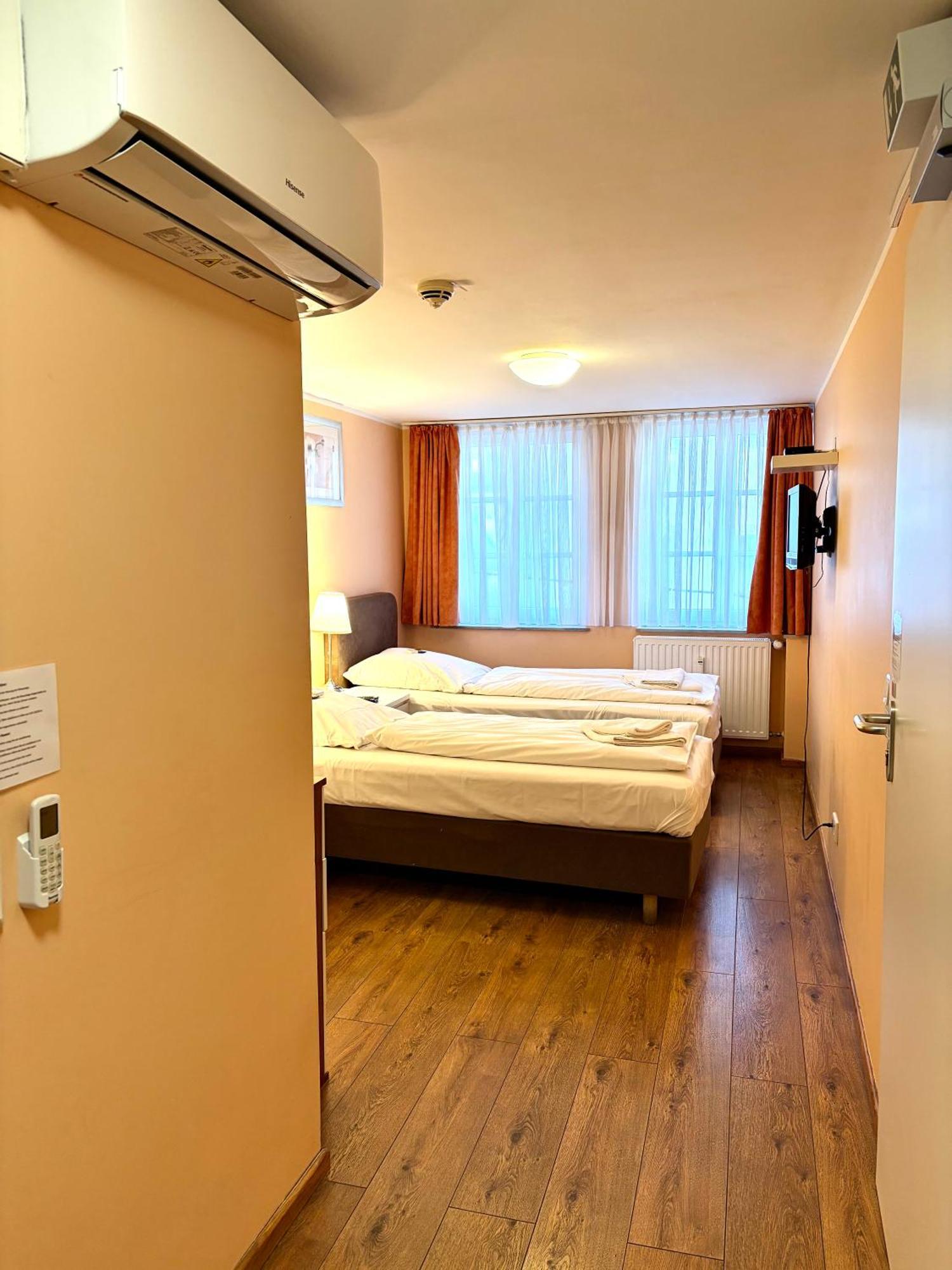 Barcelona Bed & Breakfast — Photos 3